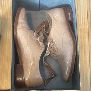 Elegant Beige Patent Leather Women's Shoes